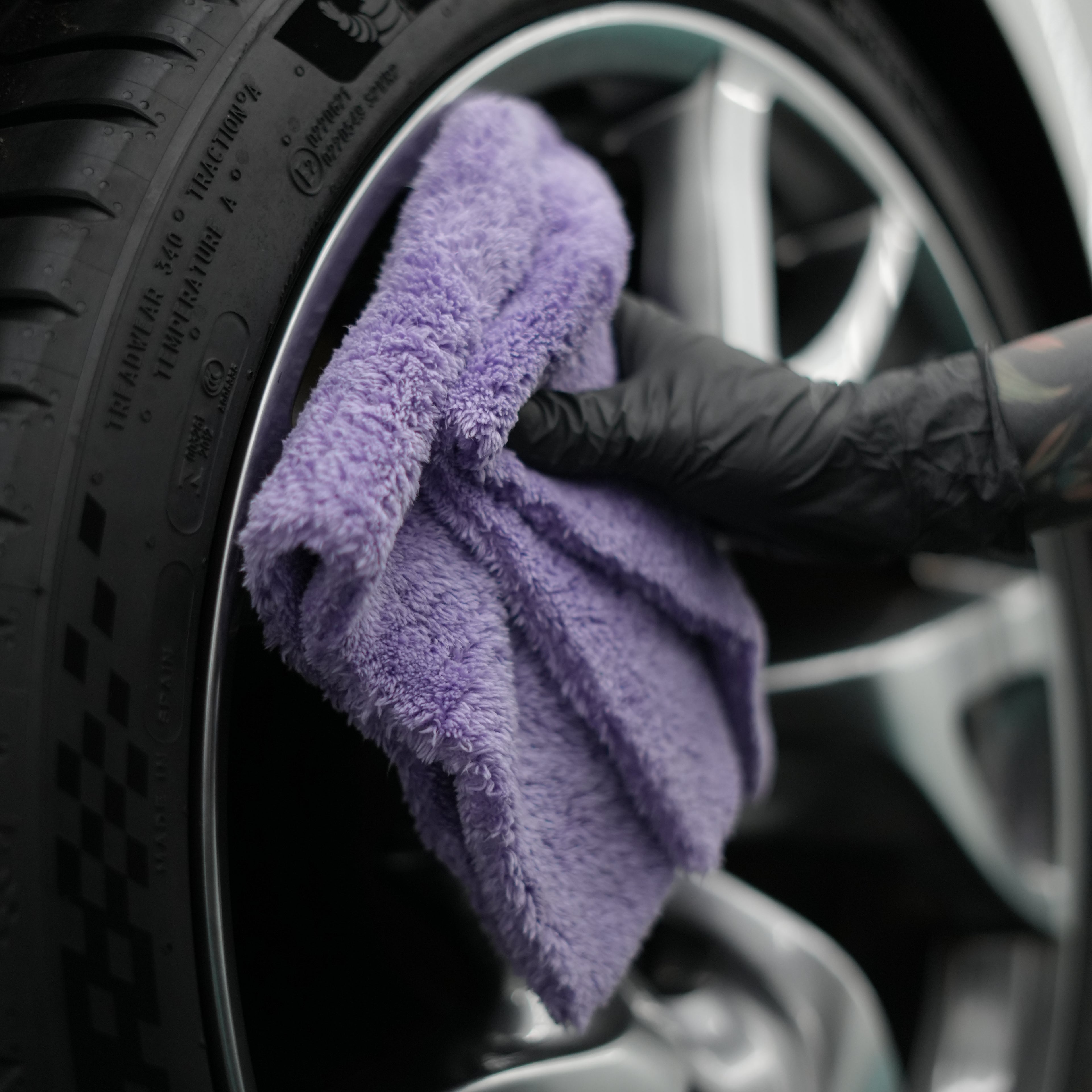 360 Plush Buffing Towel – 500 GSM